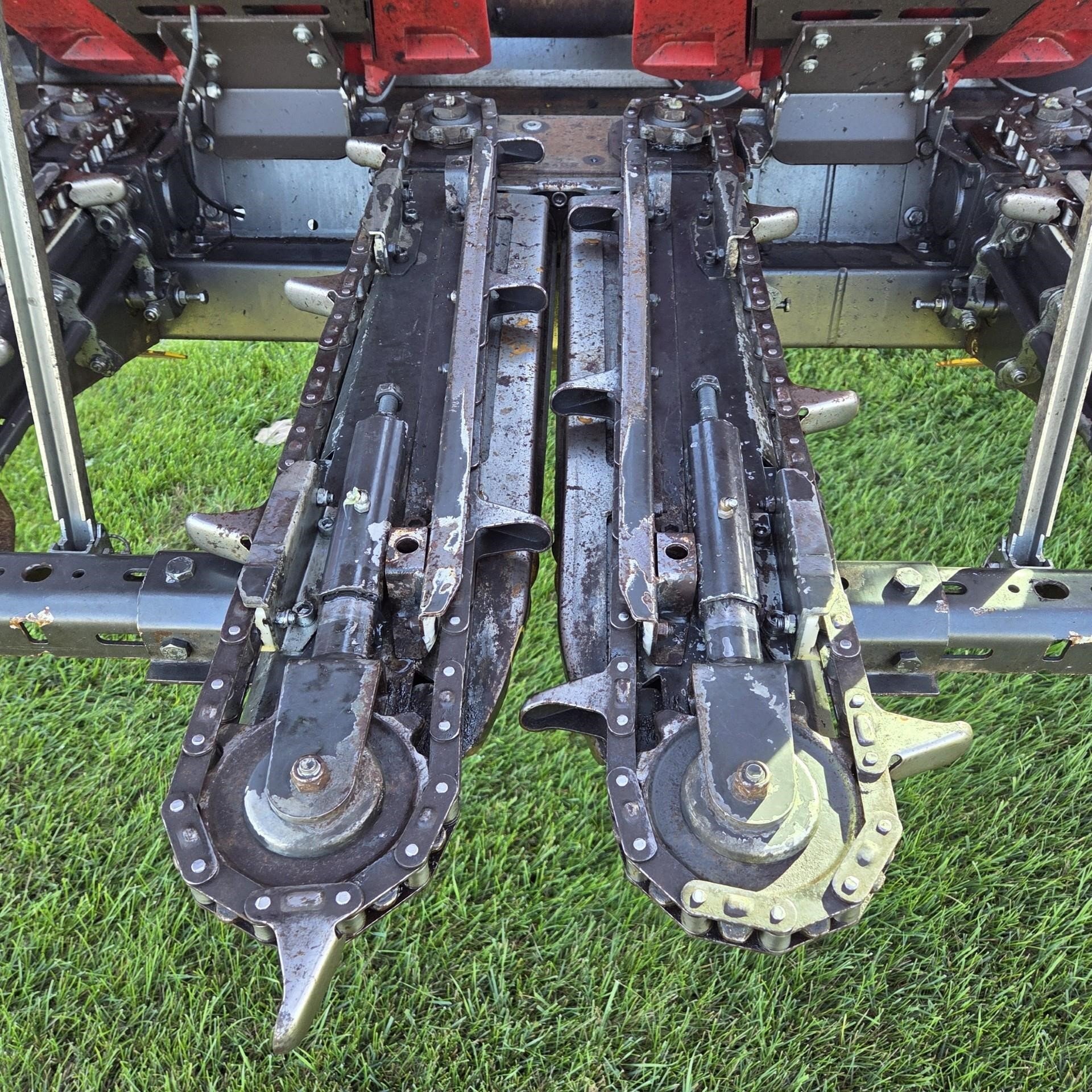 2010 Drago 830 Corn Head