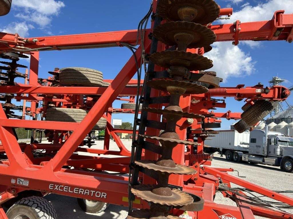 2013 Krause Excelerator 8000 Vertical Tillage