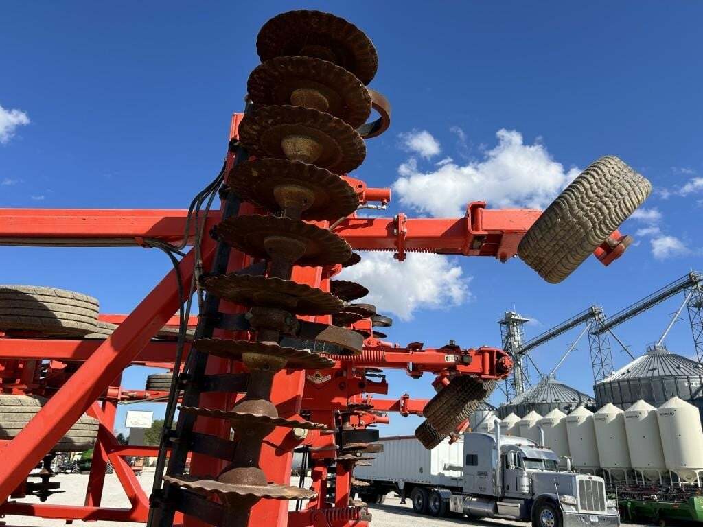2013 Krause Excelerator 8000 Vertical Tillage
