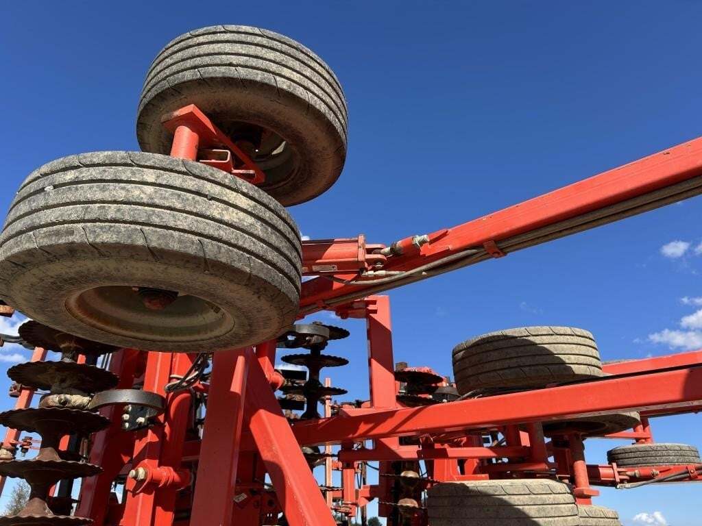 2013 Krause Excelerator 8000 Vertical Tillage