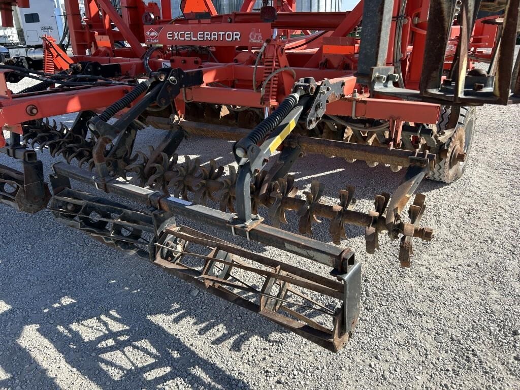 2013 Krause Excelerator 8000 Vertical Tillage