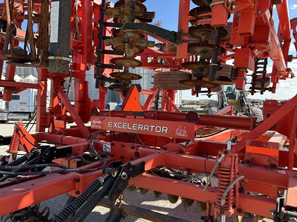 2013 Krause Excelerator 8000 Vertical Tillage