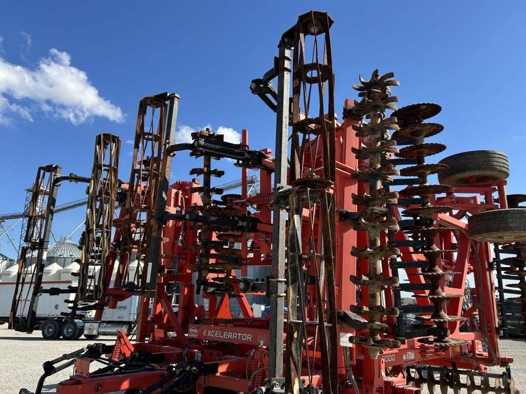 2013 Krause Excelerator 8000 Vertical Tillage