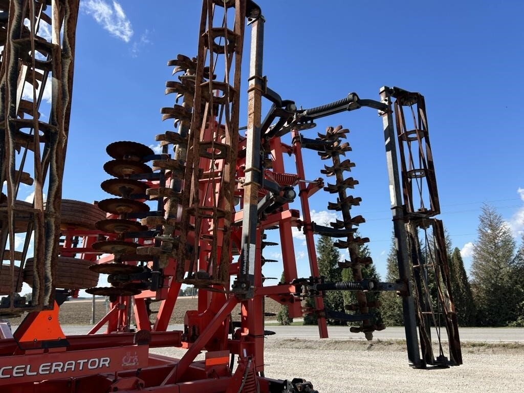 2013 Krause Excelerator 8000 Vertical Tillage