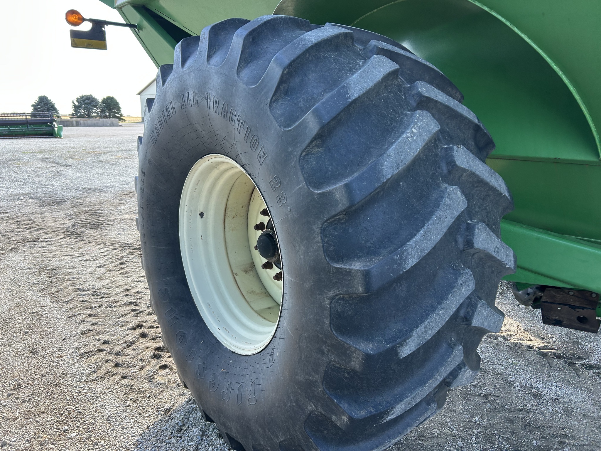 2010 J&M 1000-20 Grain Cart