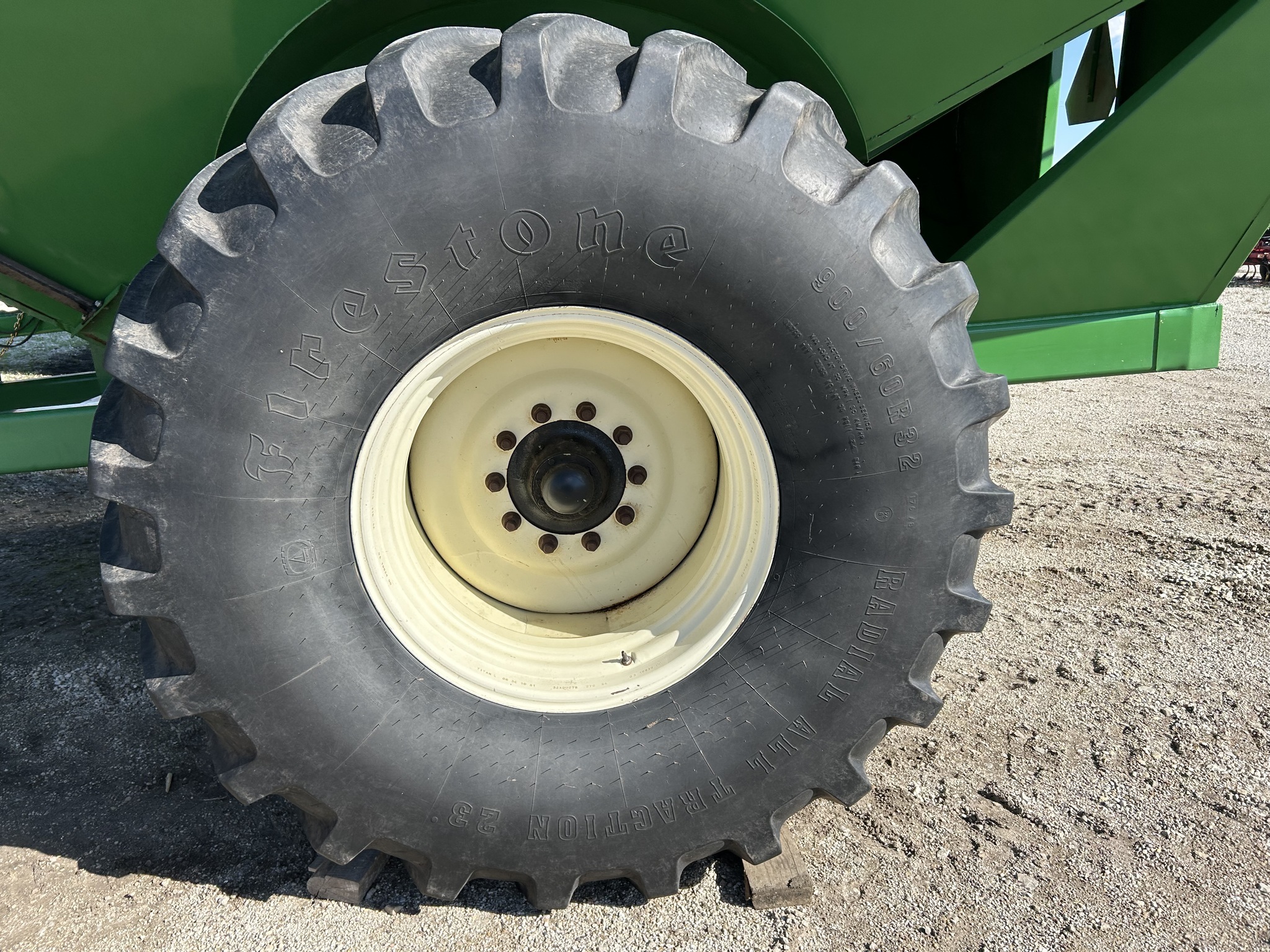 2010 J&M 1000-20 Grain Cart