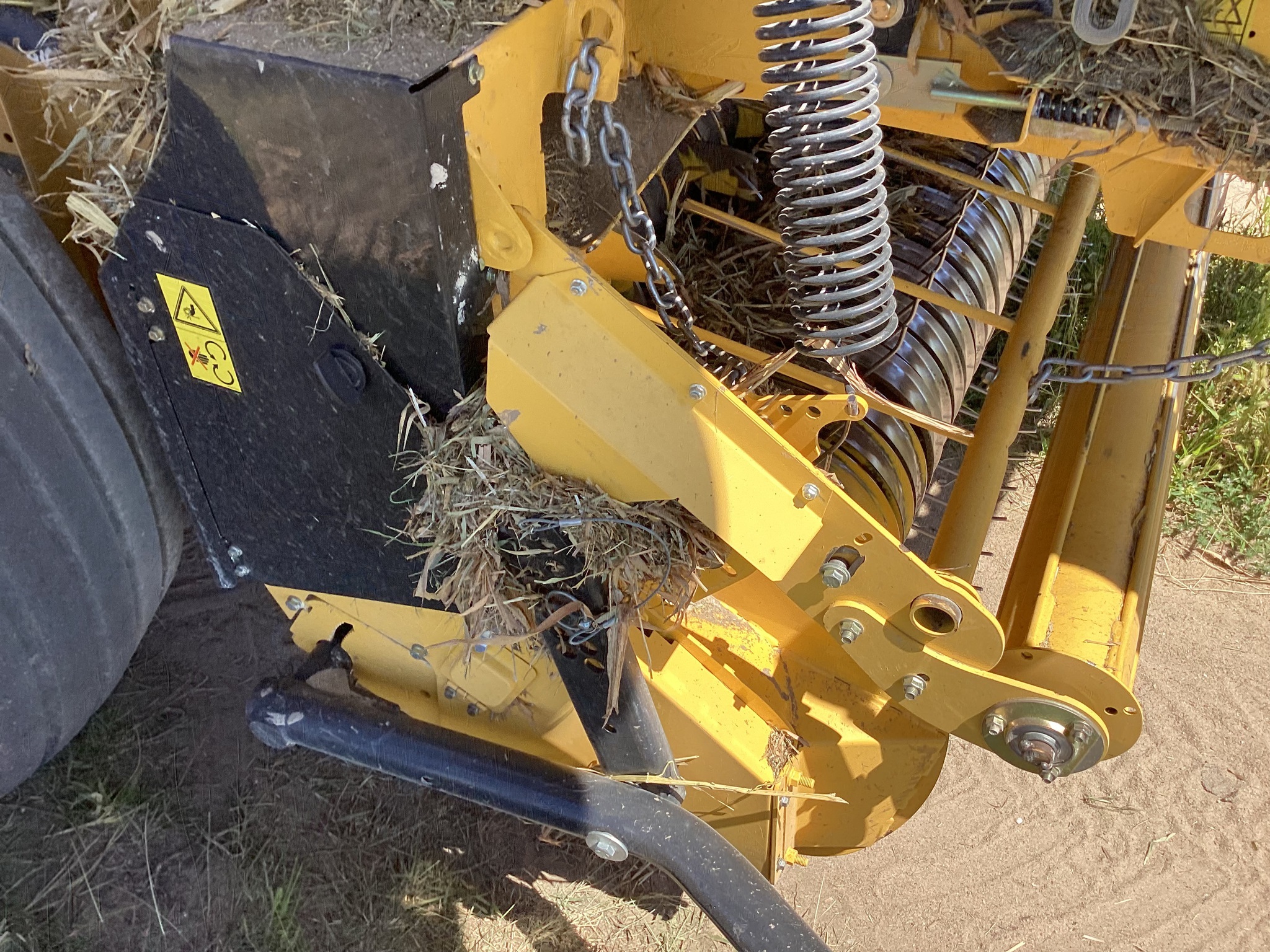 2022 New Holland Roll-Belt 560 Round Baler