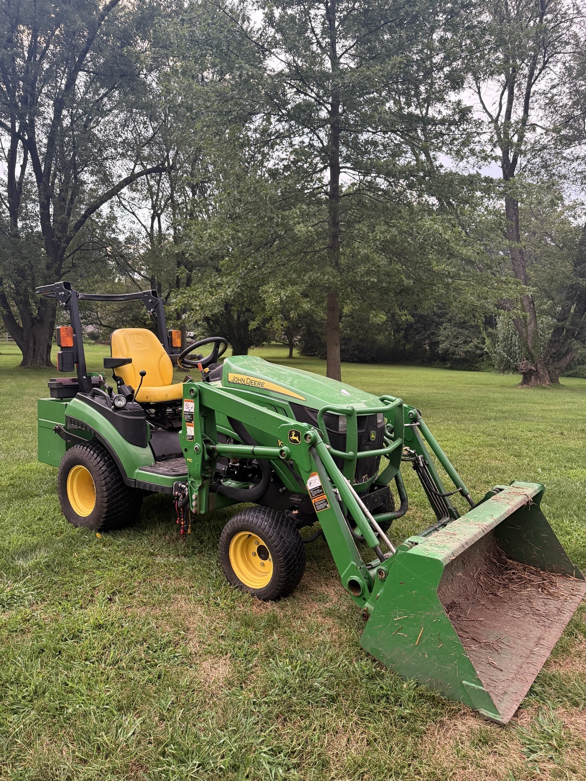 2016 John Deere 1025R Tractor