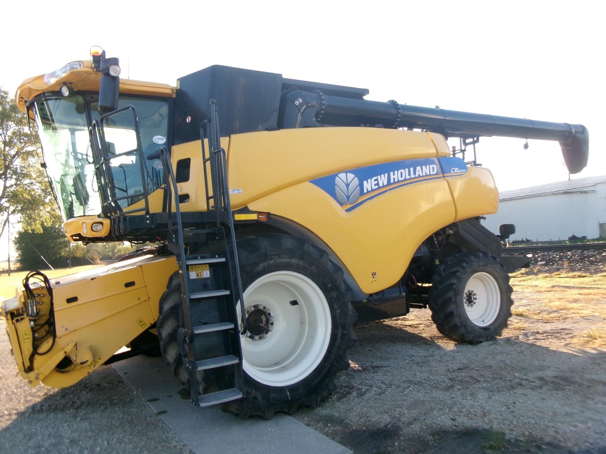 2012 New Holland CR8090 Combine