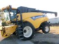 2012 New Holland CR8090 Combine