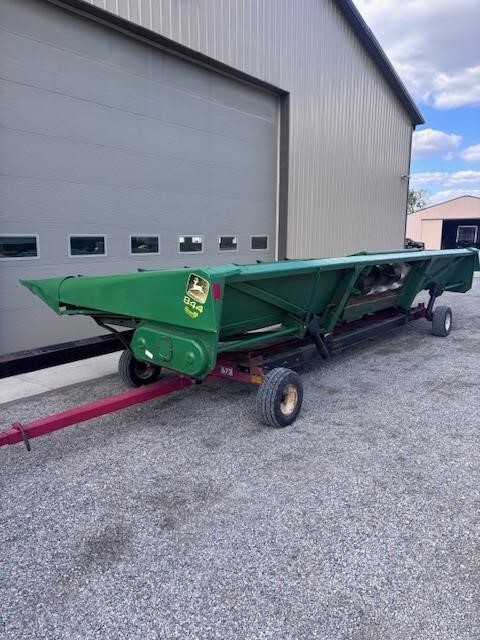  John Deere 844 Corn Head