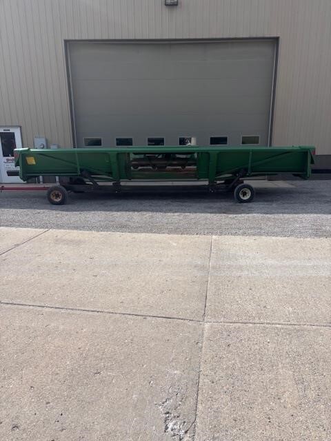  John Deere 844 Corn Head