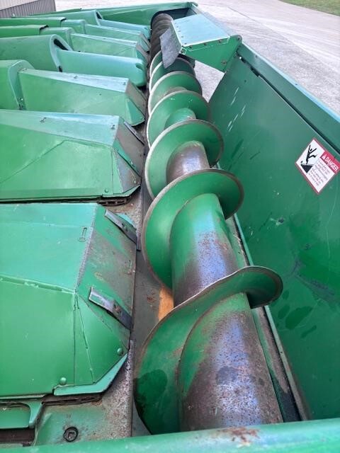  John Deere 844 Corn Head