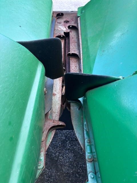  John Deere 844 Corn Head