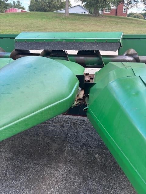  John Deere 844 Corn Head