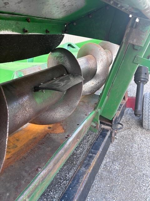  John Deere 844 Corn Head