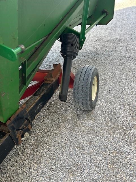  John Deere 844 Corn Head
