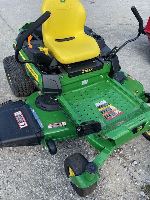 2025 John Deere Z325E Lawn Mower