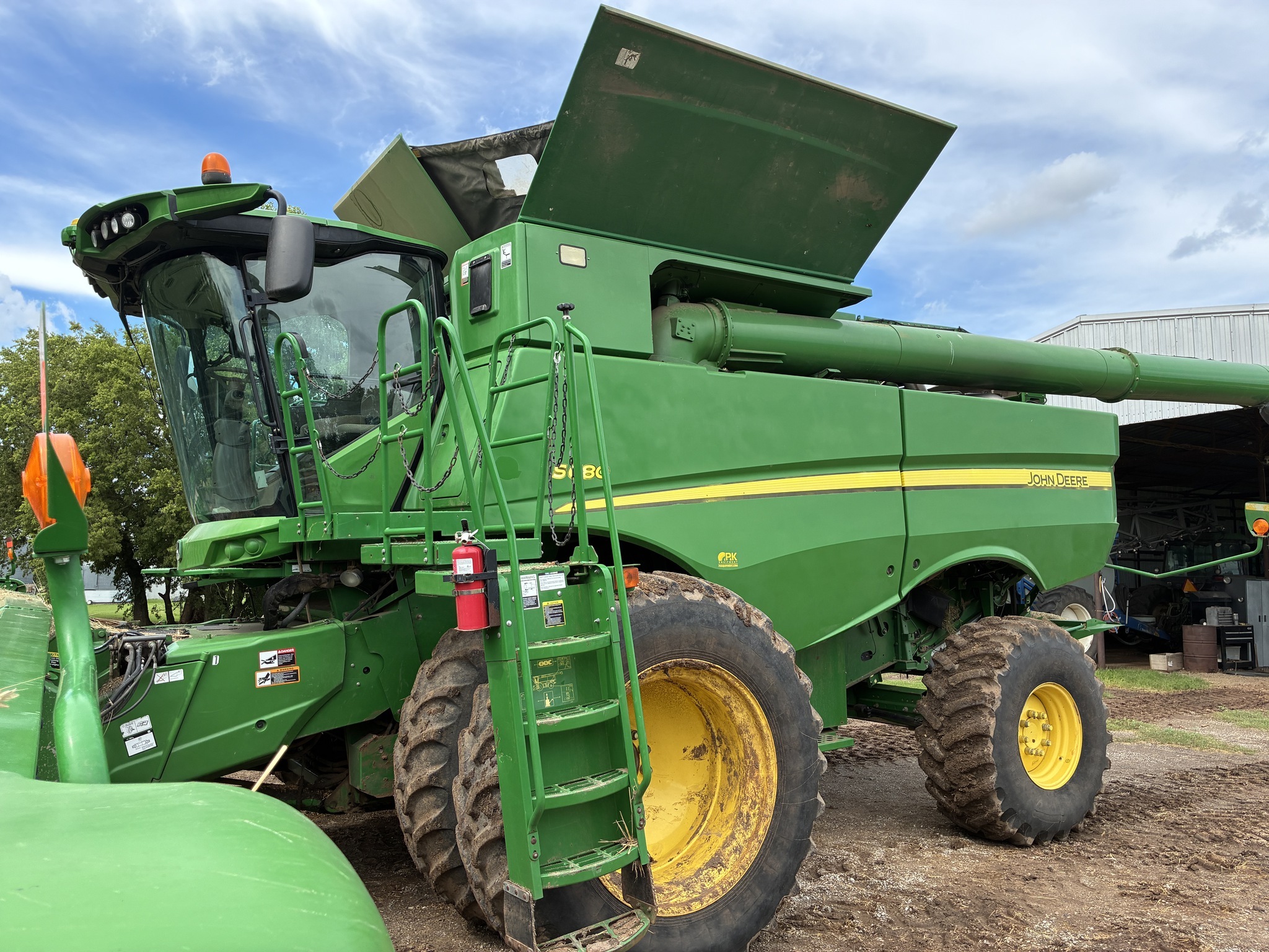 2012 John Deere S680 Combine