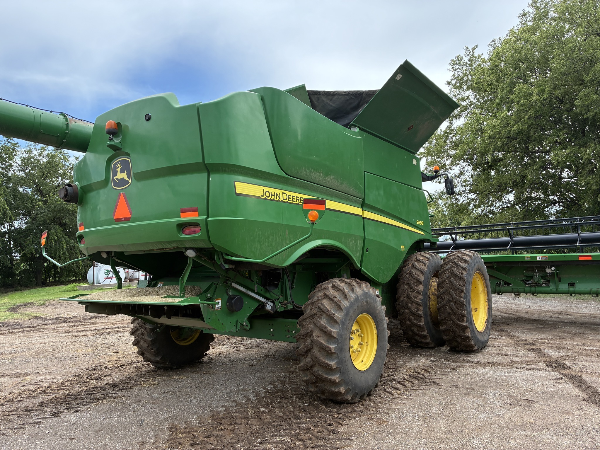 2012 John Deere S680 Combine