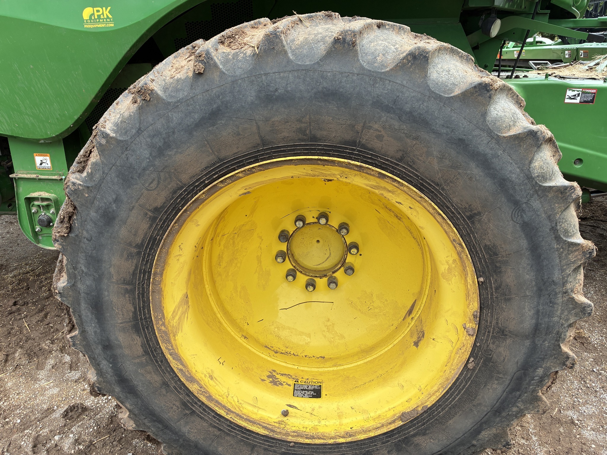 2012 John Deere S680 Combine