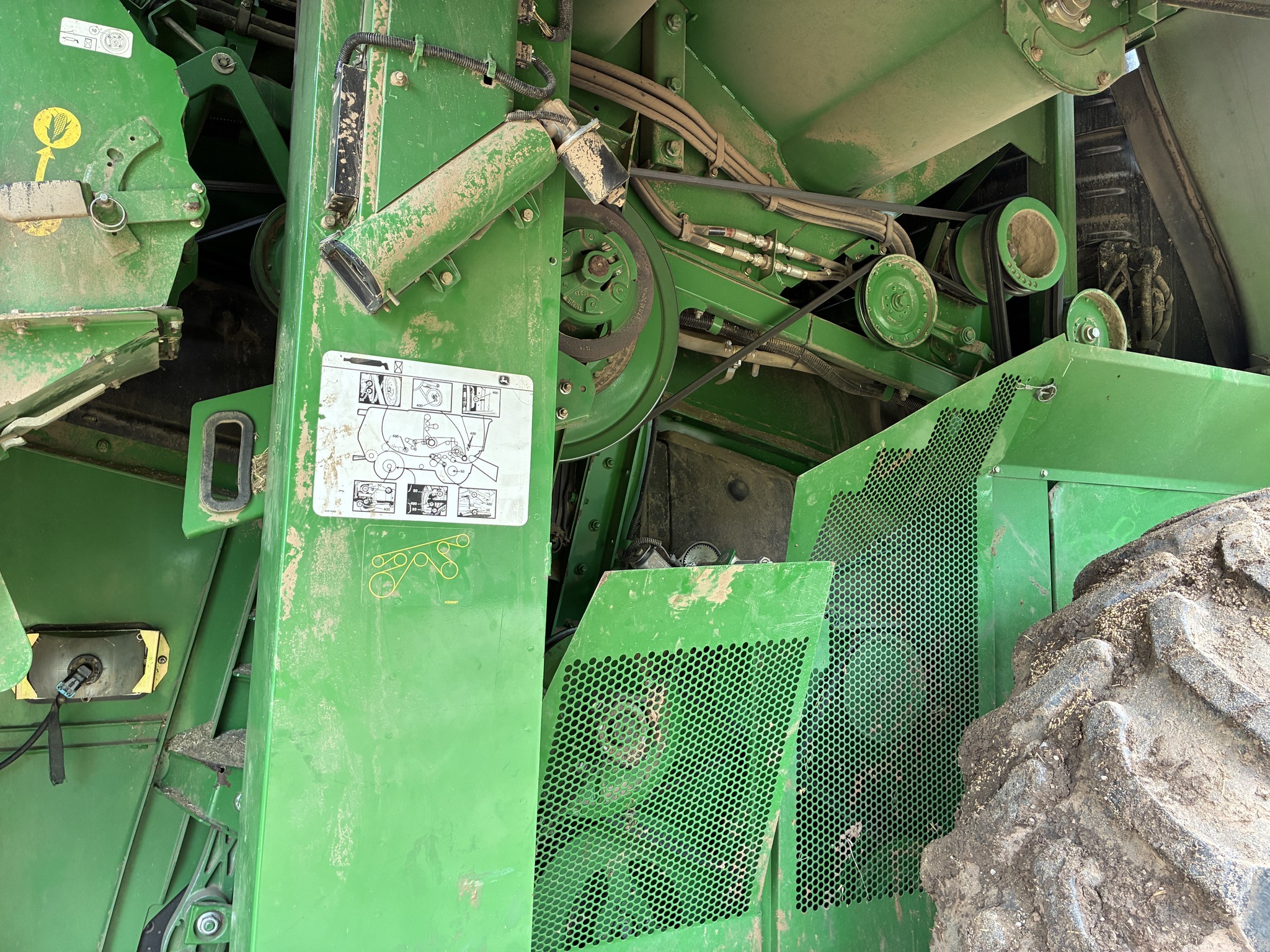 2012 John Deere S680 Combine