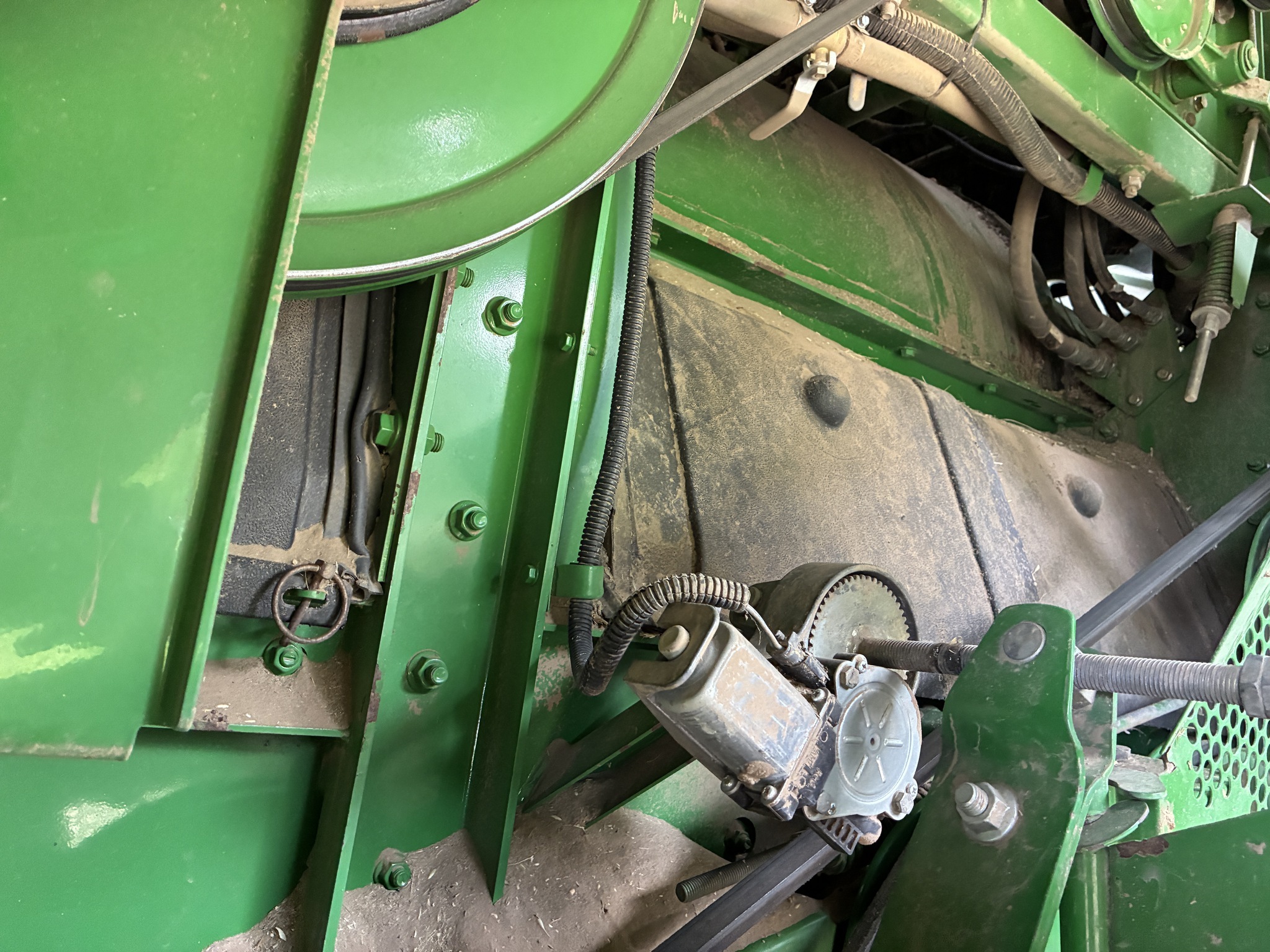 2012 John Deere S680 Combine