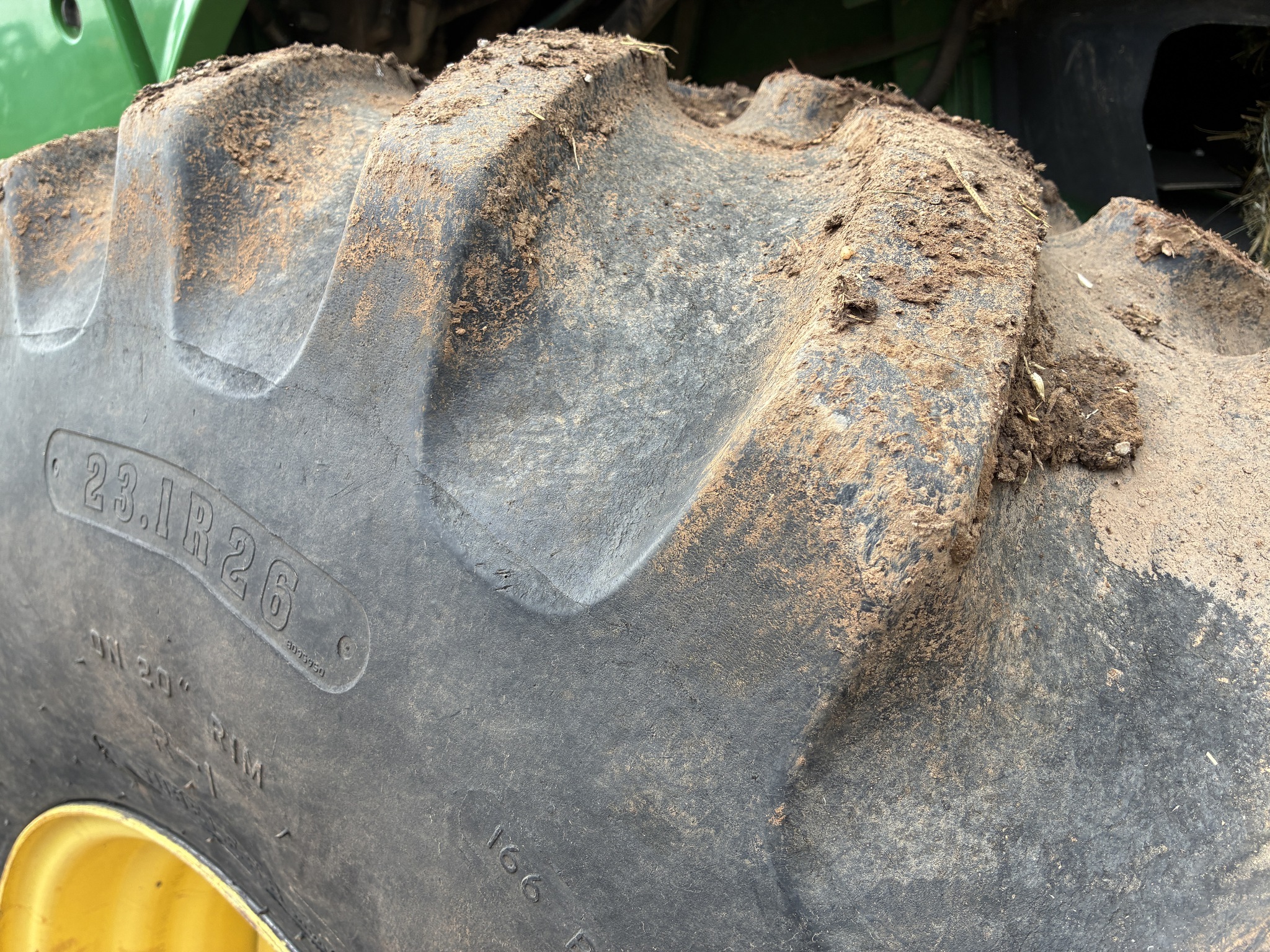 2012 John Deere S680 Combine