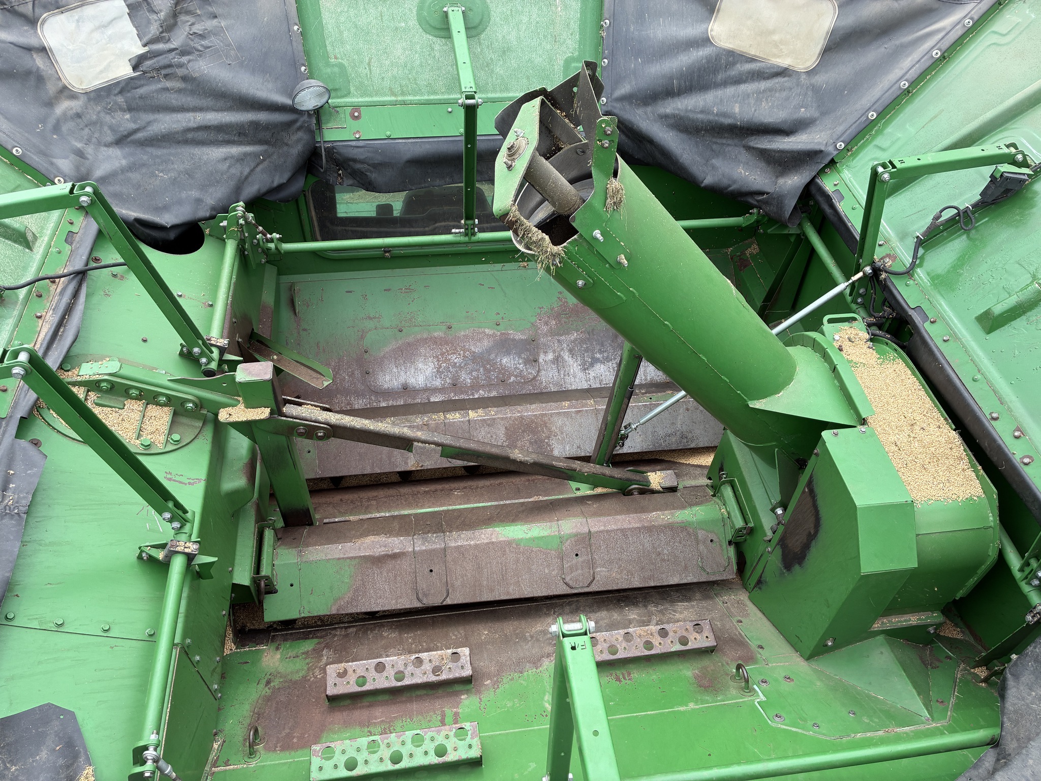 2012 John Deere S680 Combine