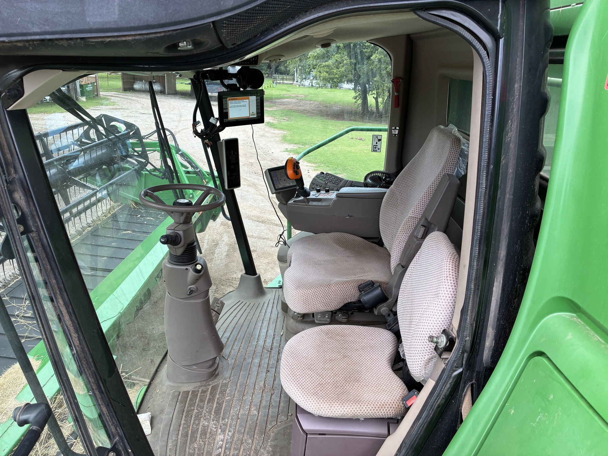 2012 John Deere S680 Combine