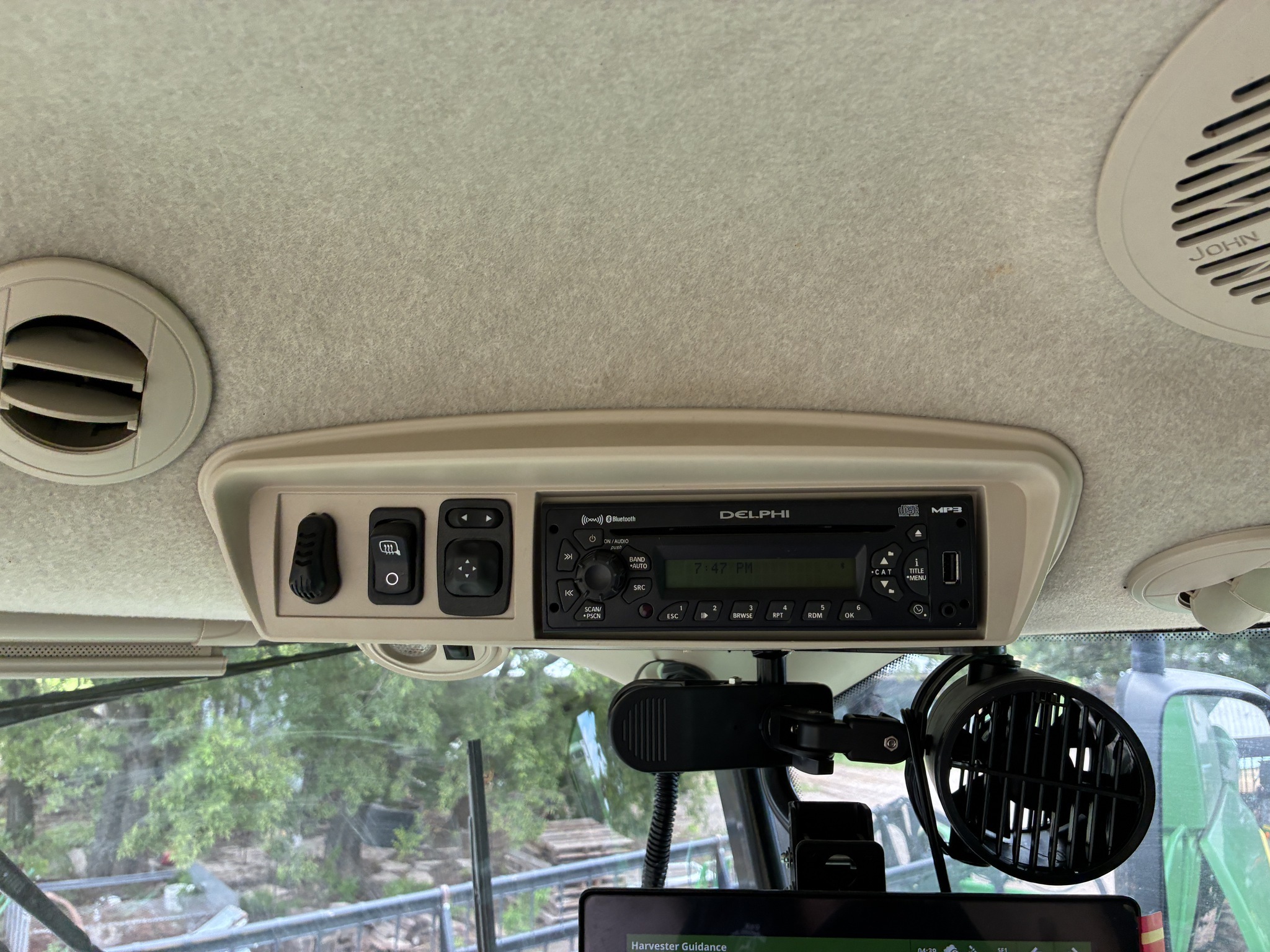 2012 John Deere S680 Combine