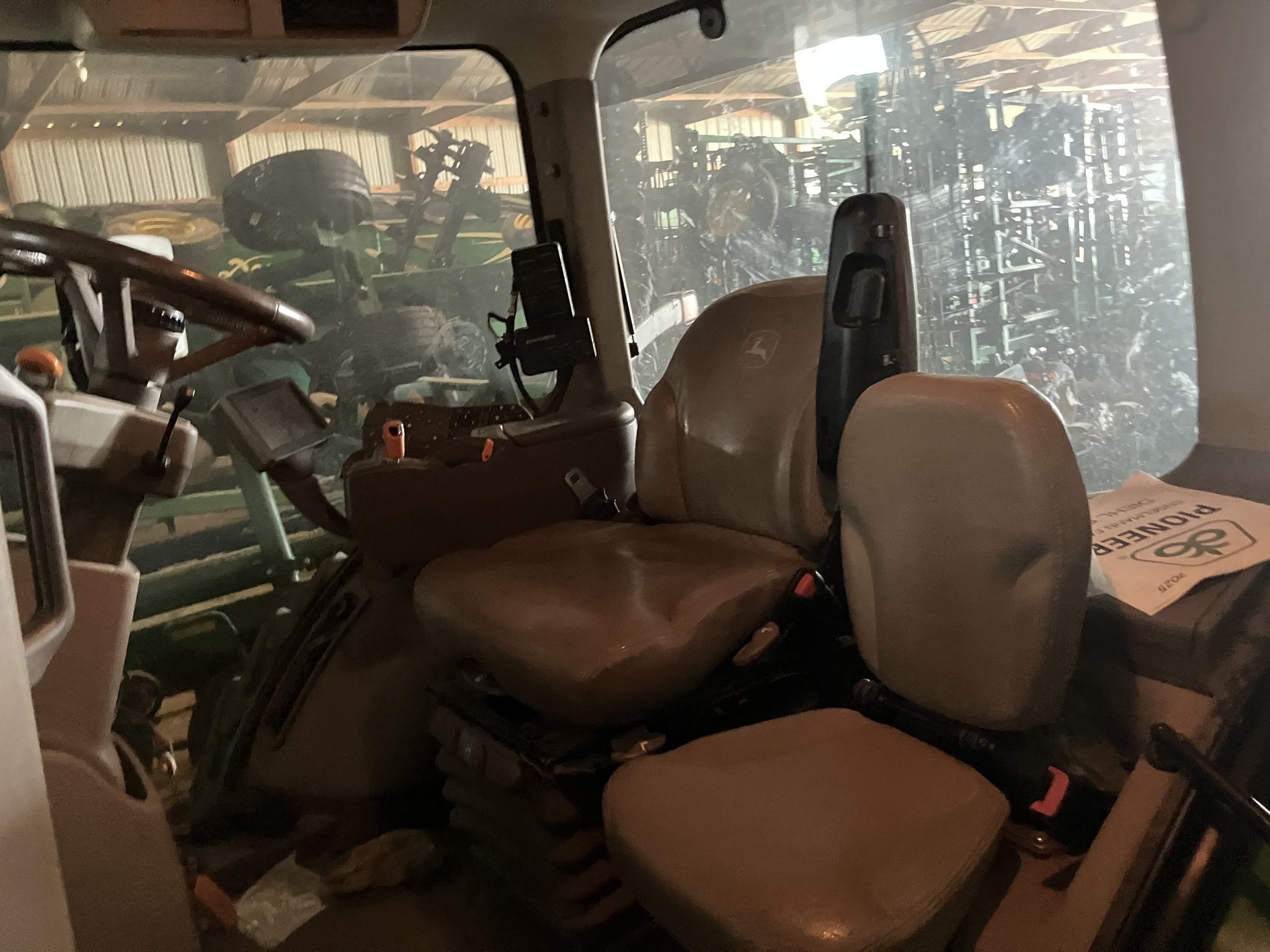 2013 John Deere 8335R Tractor