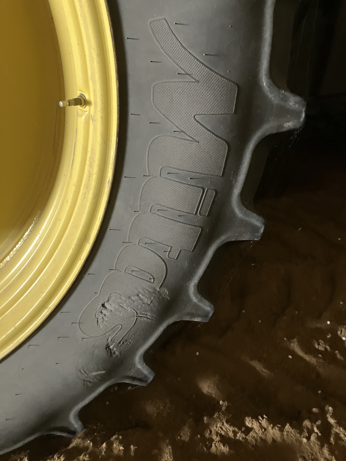 2013 John Deere 8335R Tractor