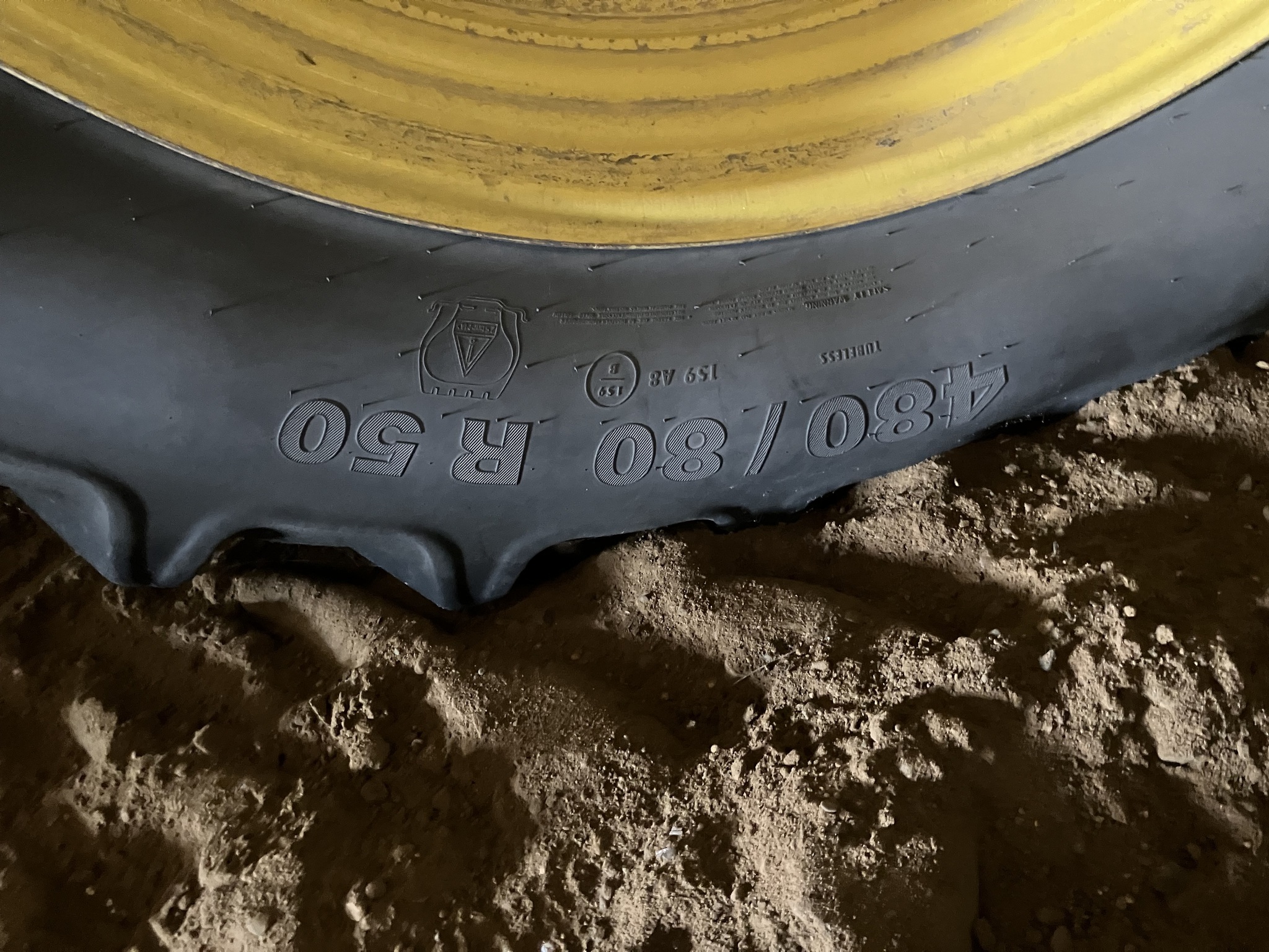 2013 John Deere 8335R Tractor