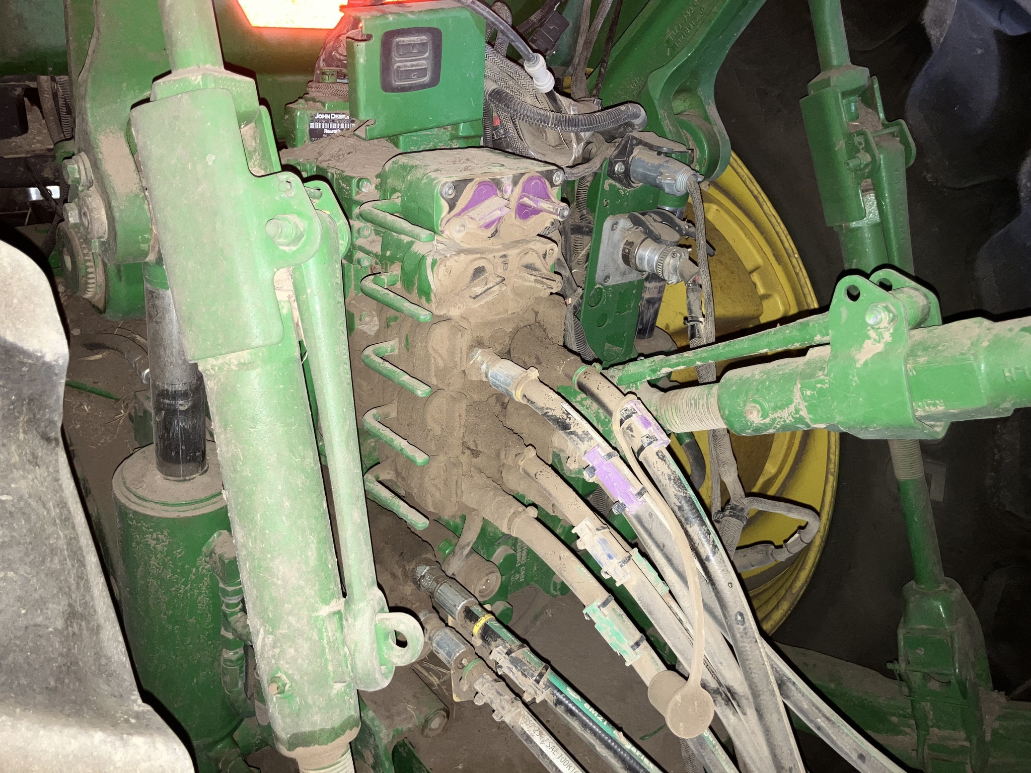 2013 John Deere 8335R Tractor