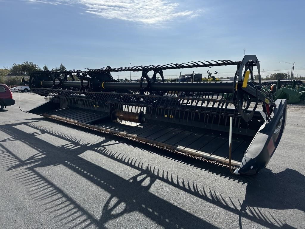 2021 MacDon FD130 Platform