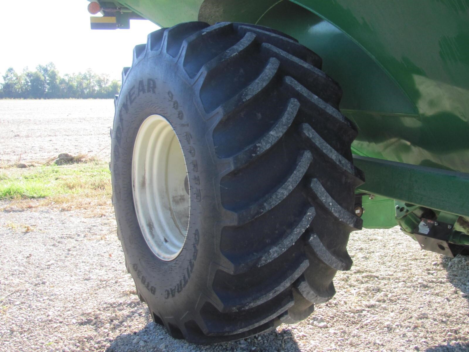 2022 J&M 1121 Grain Cart