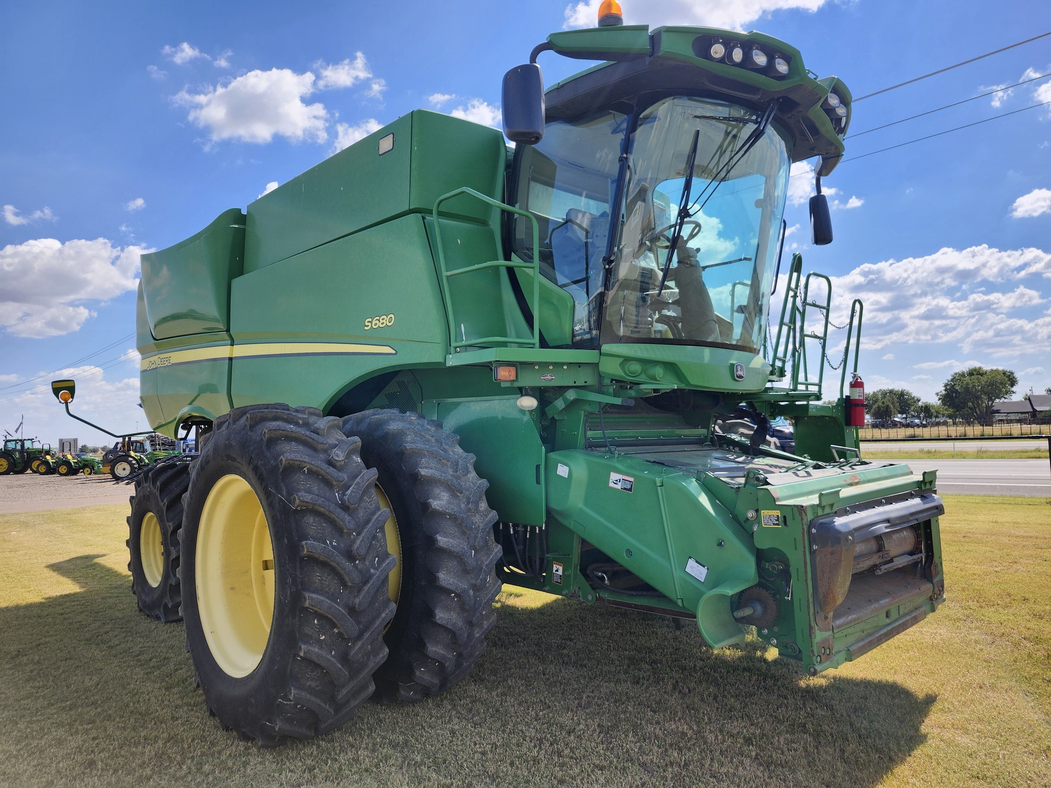 2012 John Deere S680 Combine