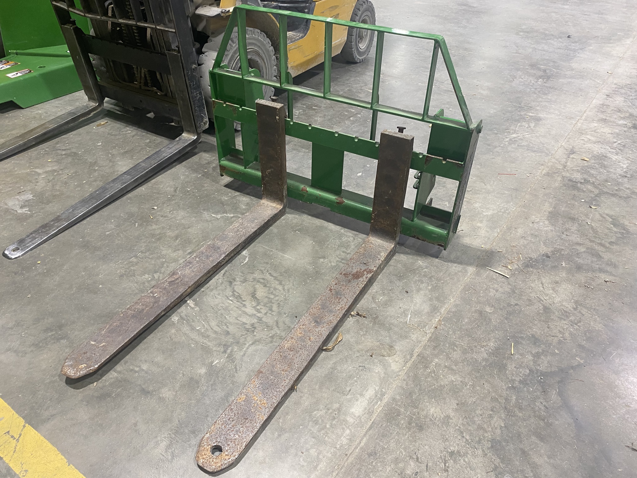  Frontier AP12D Loader and Skid Steer Attachment