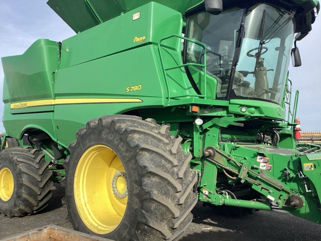 2020 John Deere S780 Combine