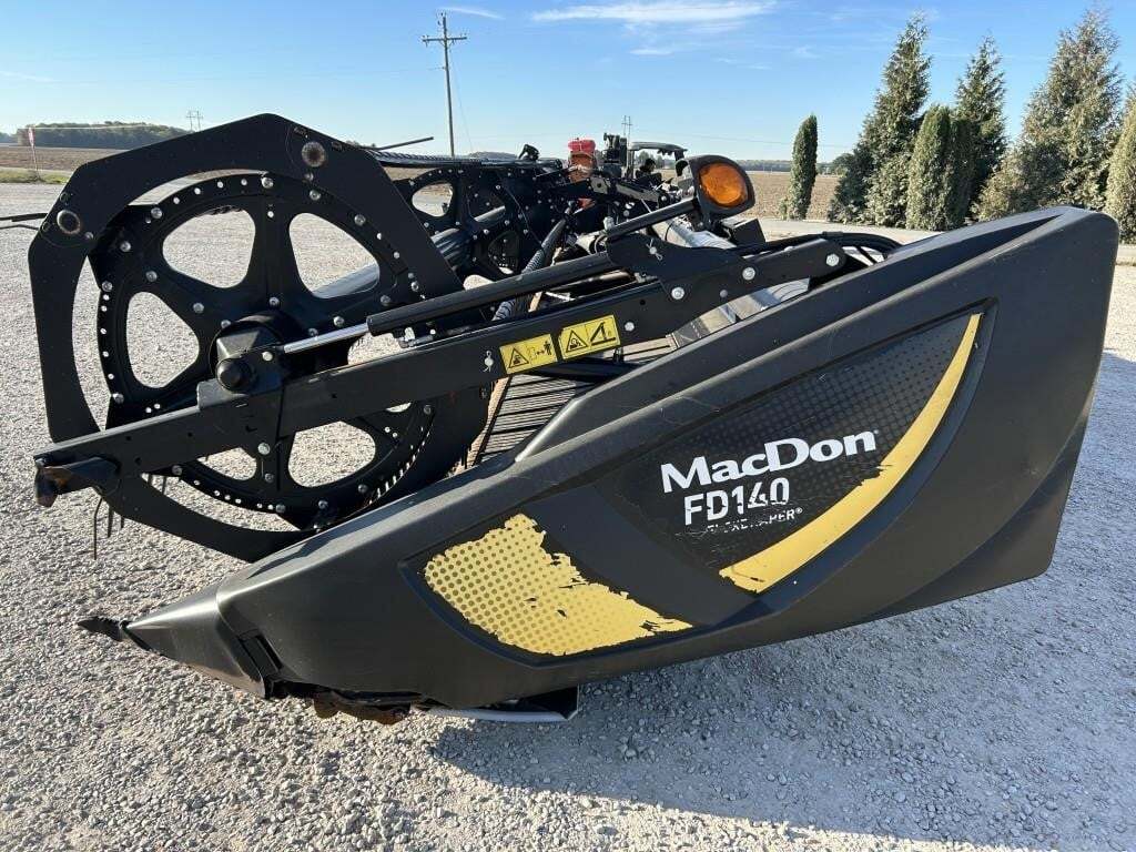 2018 MacDon FD140 Platform