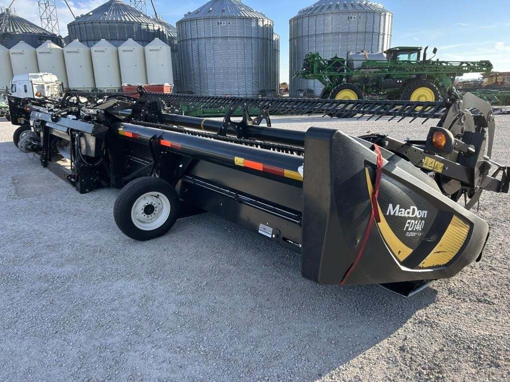2018 MacDon FD140 Platform