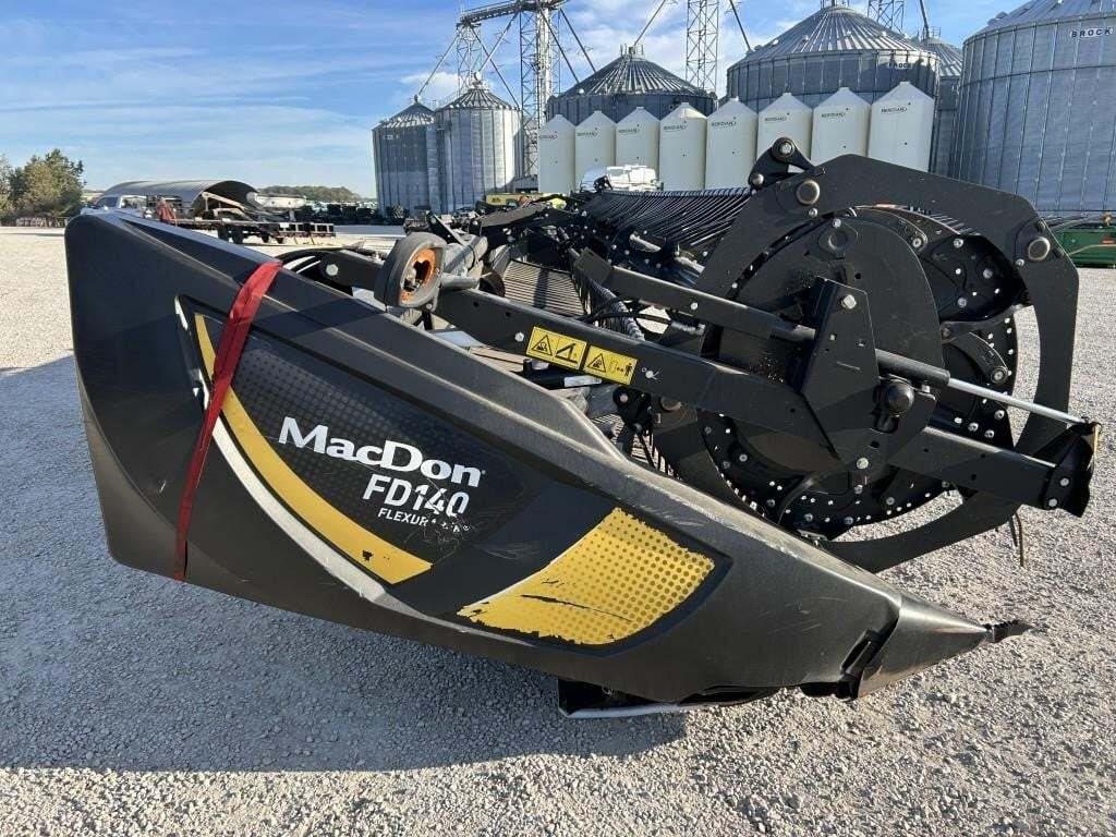 2018 MacDon FD140 Platform