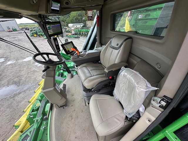 2024 John Deere CP770 Cotton Equipment