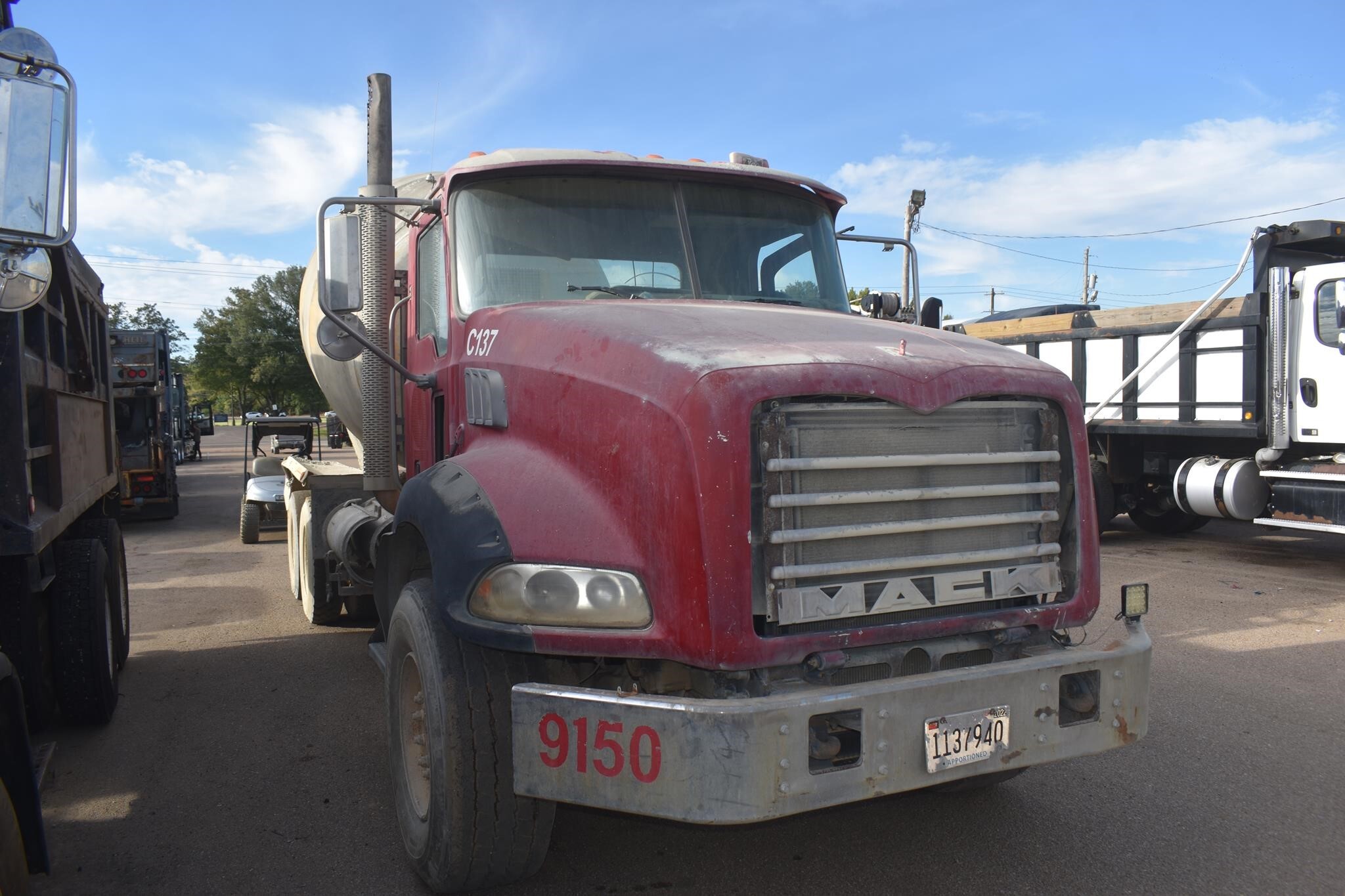 2009 Mack GRANITE GU813 Semi Trucks/Trailer