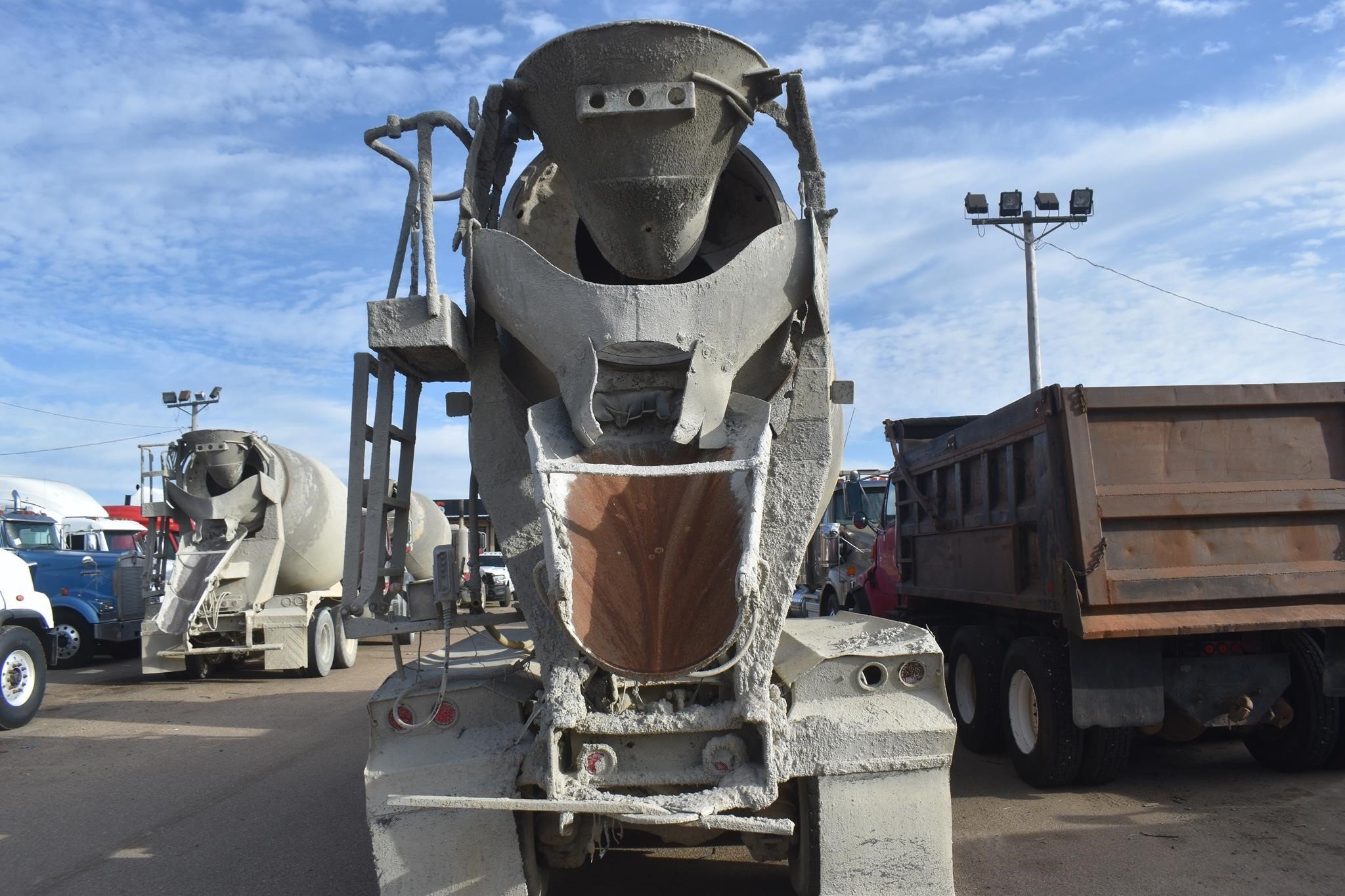 2009 Mack GRANITE GU813 Semi Trucks/Trailer