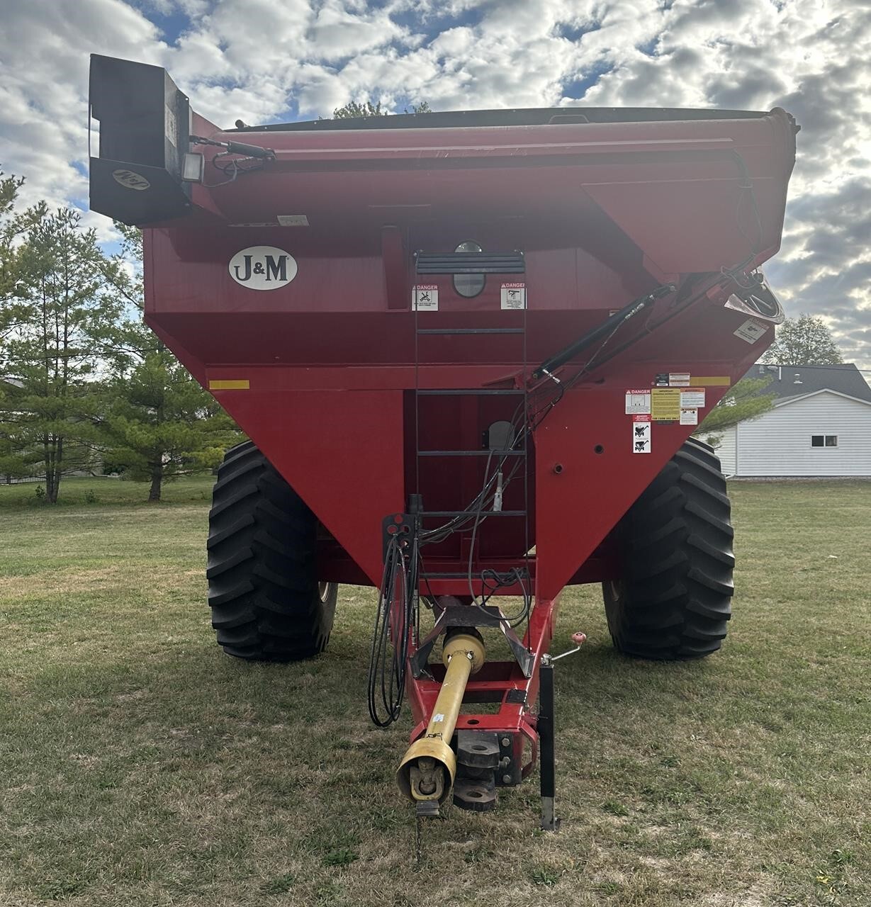 2013 J&M 750-18 Grain Cart