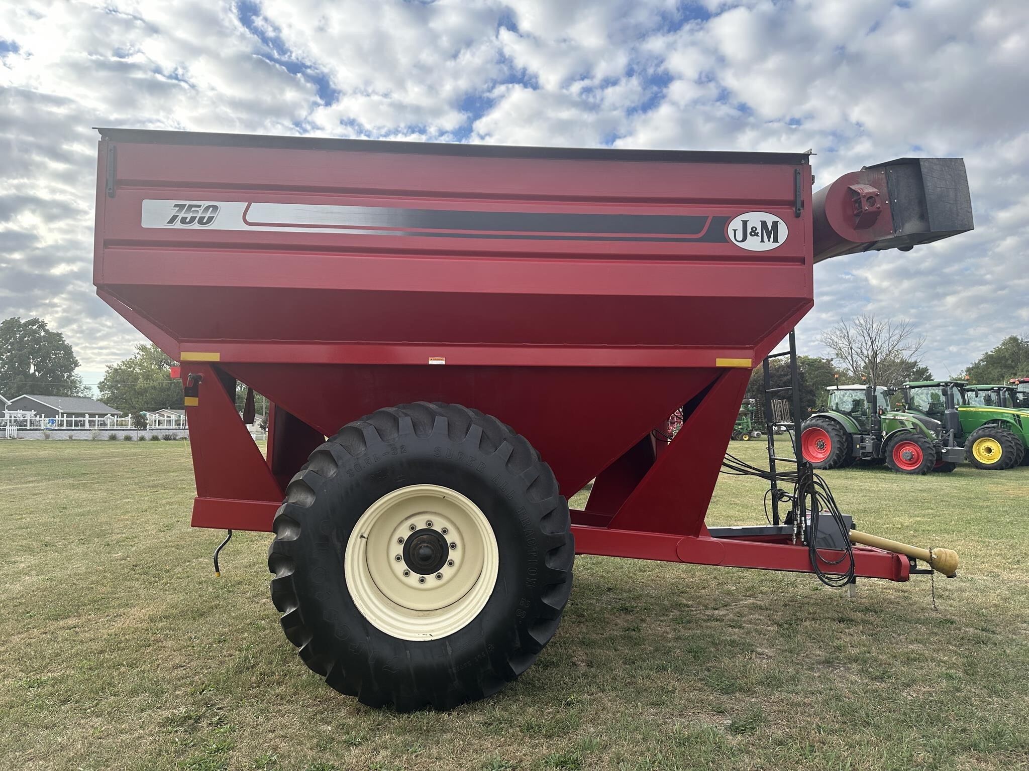 2013 J&M 750-18 Grain Cart