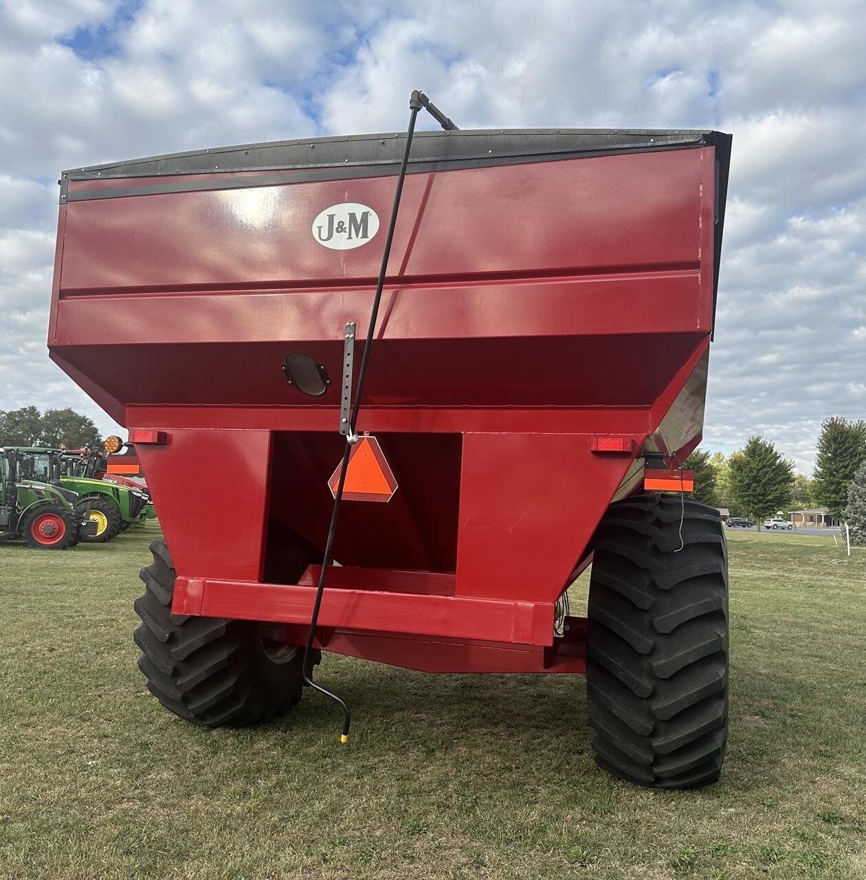 2013 J&M 750-18 Grain Cart