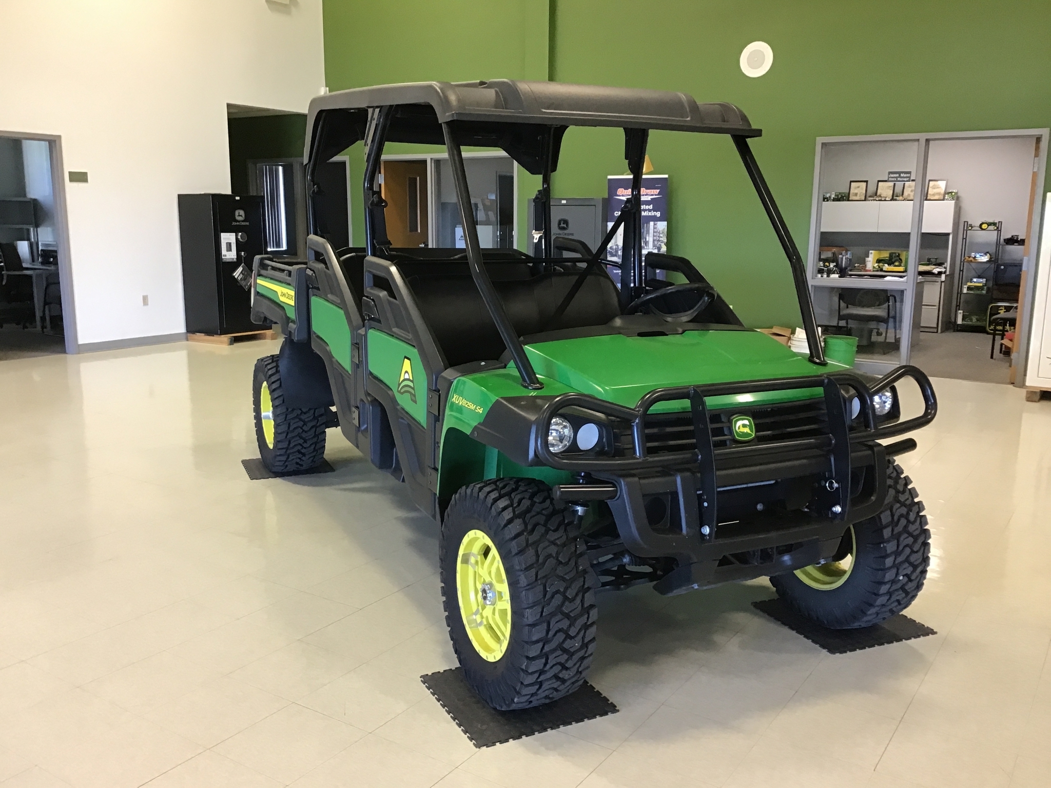 2023 John Deere XUV 825M S4 ATVs and Utility Vehicle